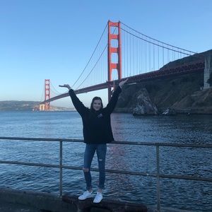 Meet your Posher, Claire